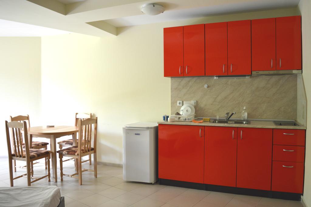 سينيموريتس Afrodita Apartments 2 الغرفة الصورة
